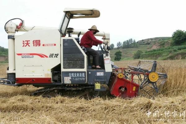 多菌灵浇花会伤根吗 多菌灵可直接喷洒在植物上吗